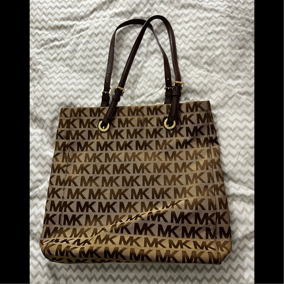 MICHAEL Michael Kors Handbags - Large Michael Kors purse